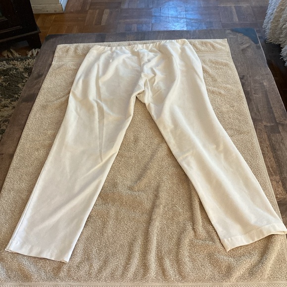 Eileen Fisher white washable stretch crepe fabulous pants from Neiman’s. - Picture 5 of 11